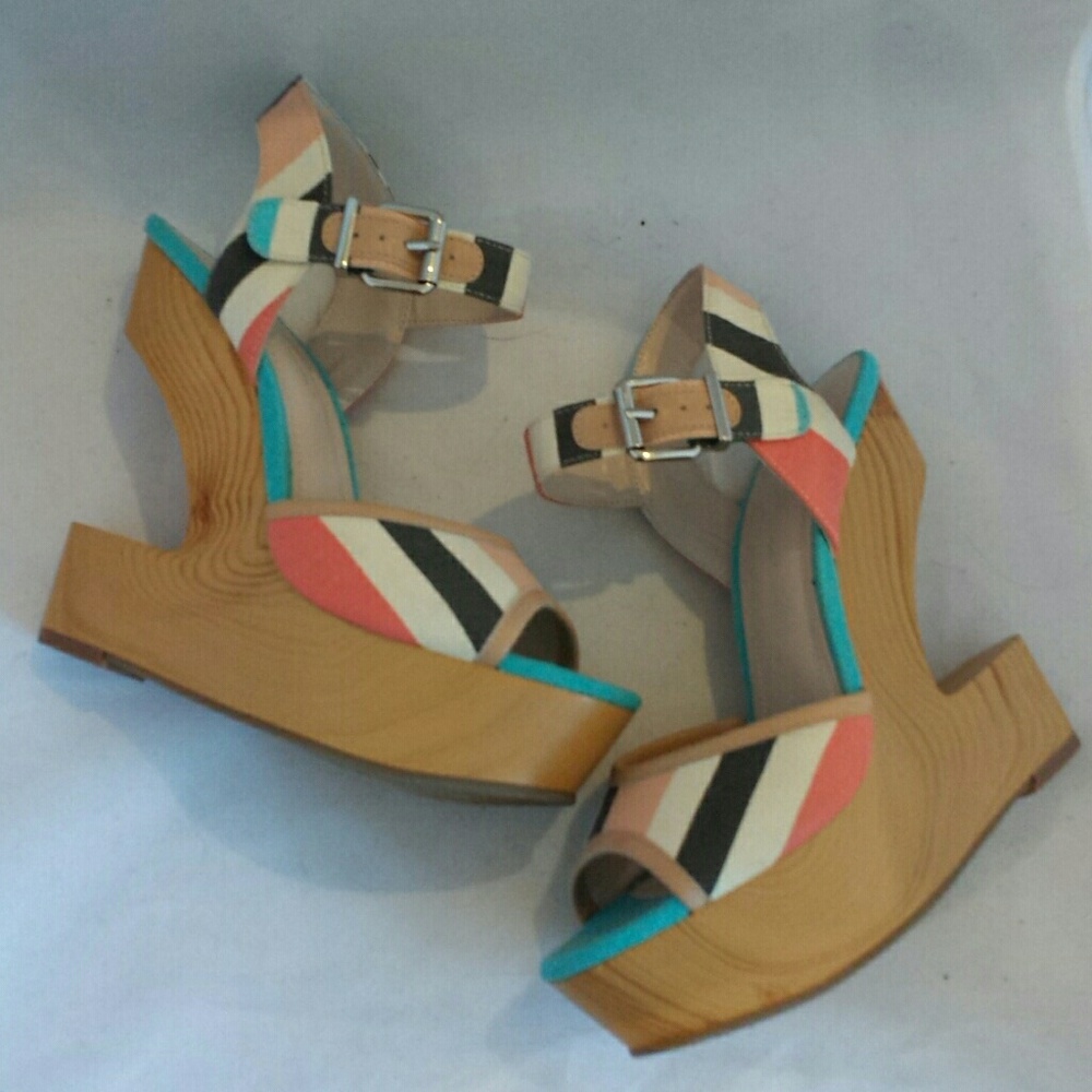 BCBGeneration  Vendi Flamingo Platform Sandal - Picture 5 of 8